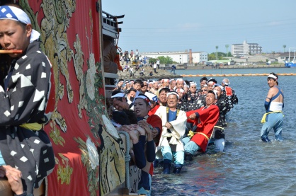 勇壮な祭りの復活